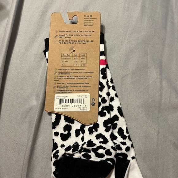 Brooks socks 1 pair - Picture 3 of 3